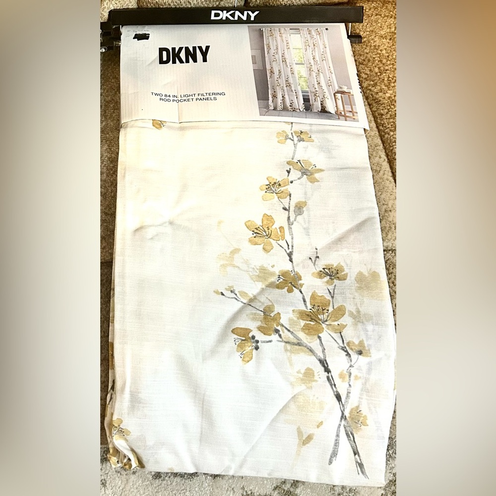 DKNY curtain panels. Set of 2. 84 inches NEW 100% cotton - Picture 2 of 7
